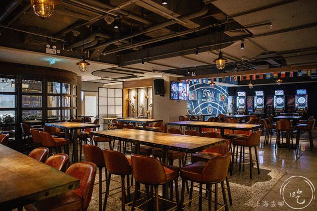 魔都惊现1200㎡「运动餐厅」！桌球飞镖无限畅玩，清晨2点才打烊！