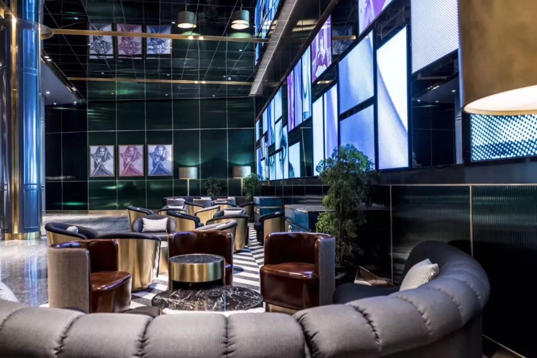 ¥299/2大1小——英迪格魔都第3家分号放大招！波龙鳕鱼和牛海陆饕餮狂欢！