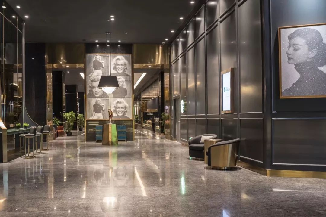 ¥299/2大1小——英迪格魔都第3家分号放大招！波龙鳕鱼和牛海陆饕餮狂欢！