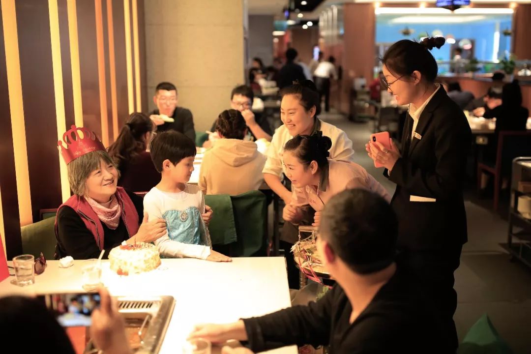 海底捞的蘸料,海底捞的女人们