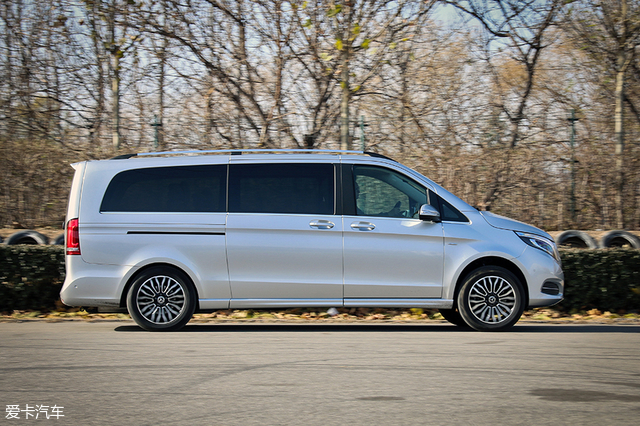成都车展奔驰v260l尊贵加长版,爱卡汽车评分
