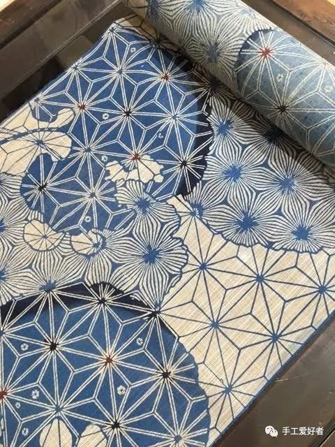 初雪飘下的日子，来缠一个毛线球吧