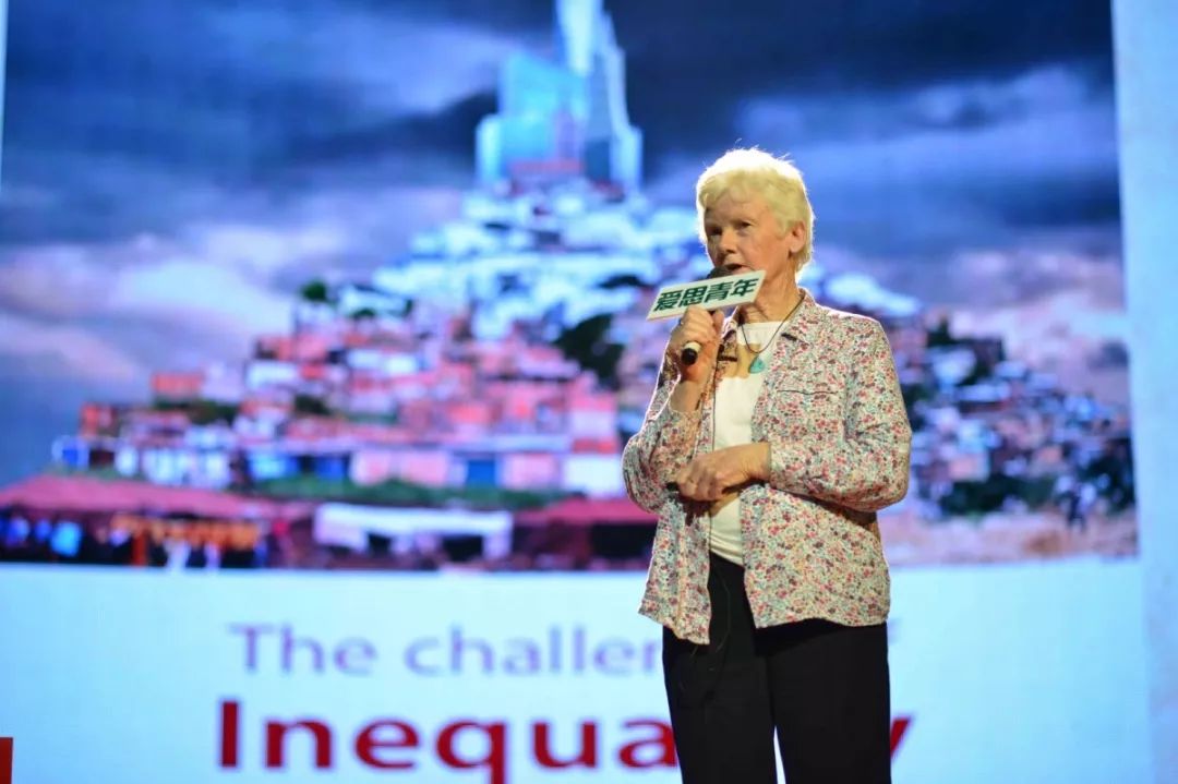 从一名大学老师到创立爱思青年，他想改变当下年轻人的“生存焦虑”