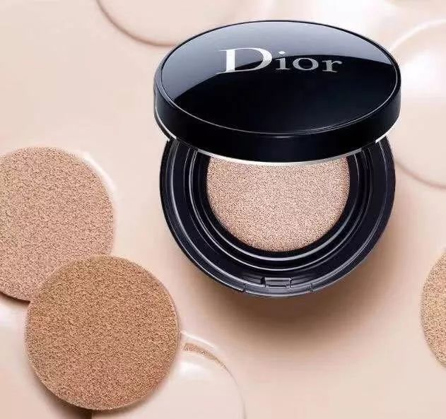 微笑兜抵金｜双十二我们拒绝吃土，你的微笑我们给你别样实惠！