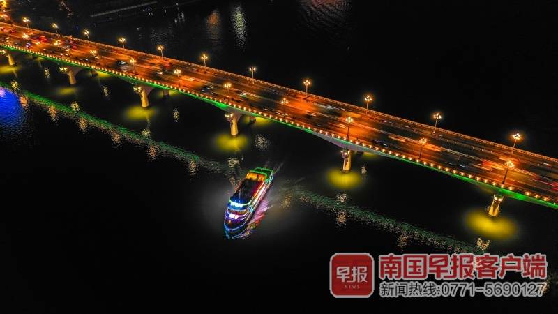 美翻了肇庆阅江大桥灯光秀,美翻了的城市视频