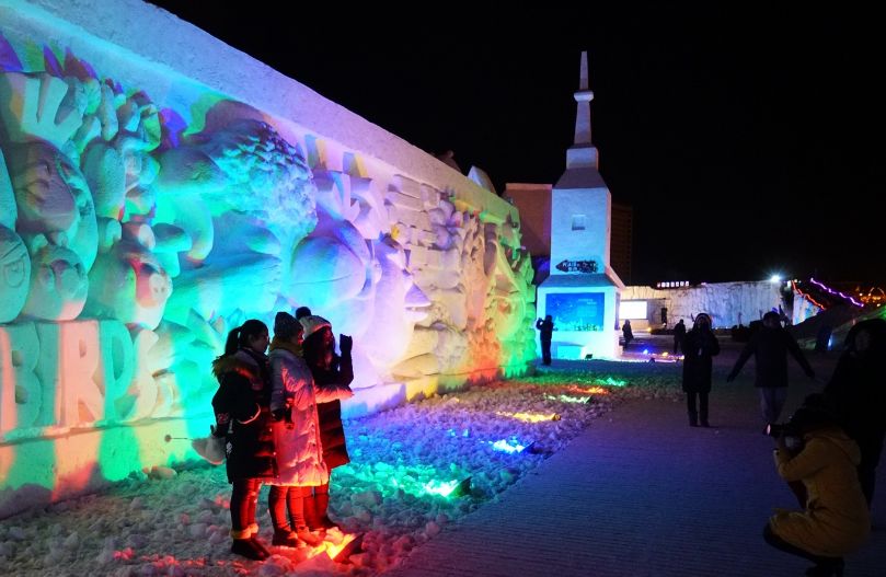 满洲里冰雪节,满洲里冰雪节和哈尔滨冰雪大世界