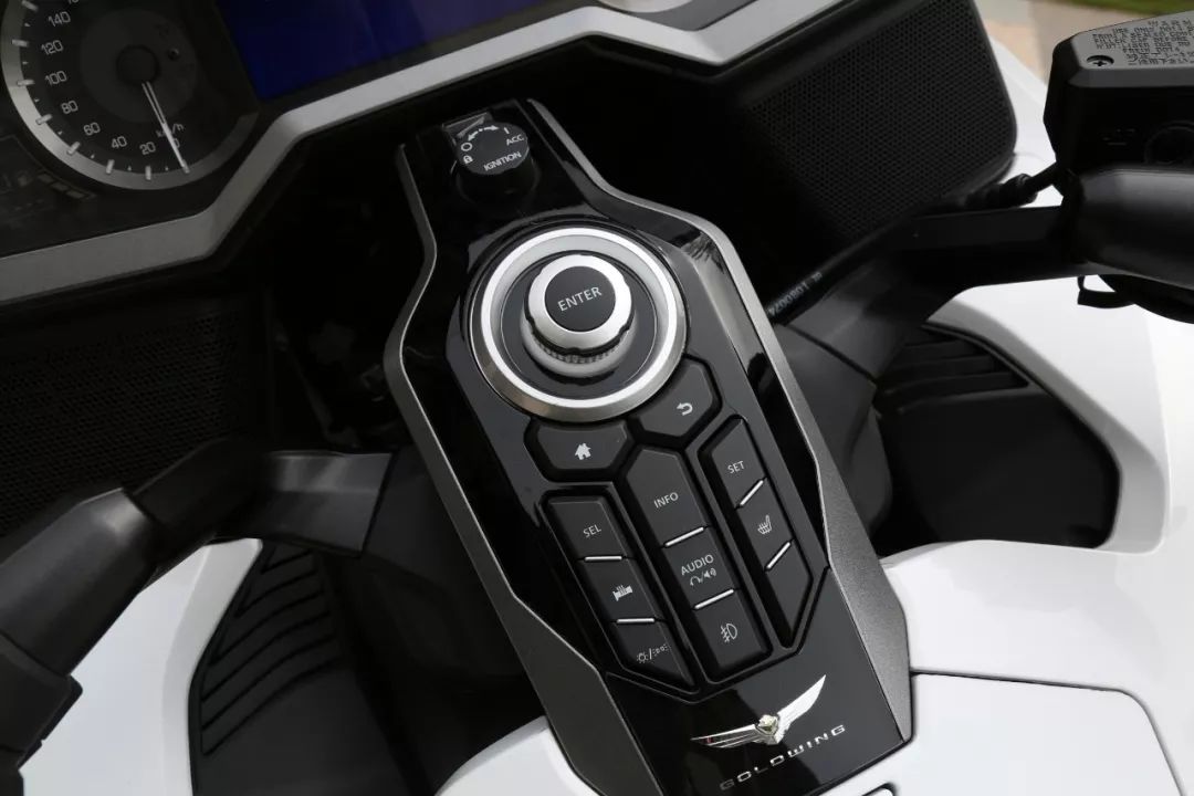 全新本田金翼有几款车型,本田新款大金翼