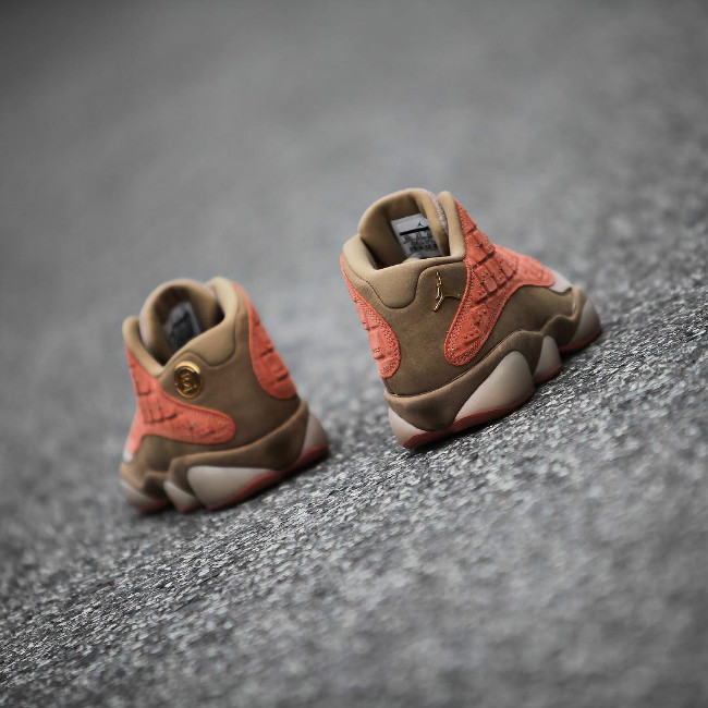 aj13浣庡府榛戠孩鍐犲笇,aj13鍐犲笇clot