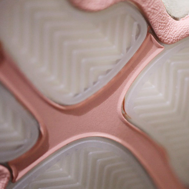 aj13浣庡府榛戠孩鍐犲笇,aj13鍐犲笇clot