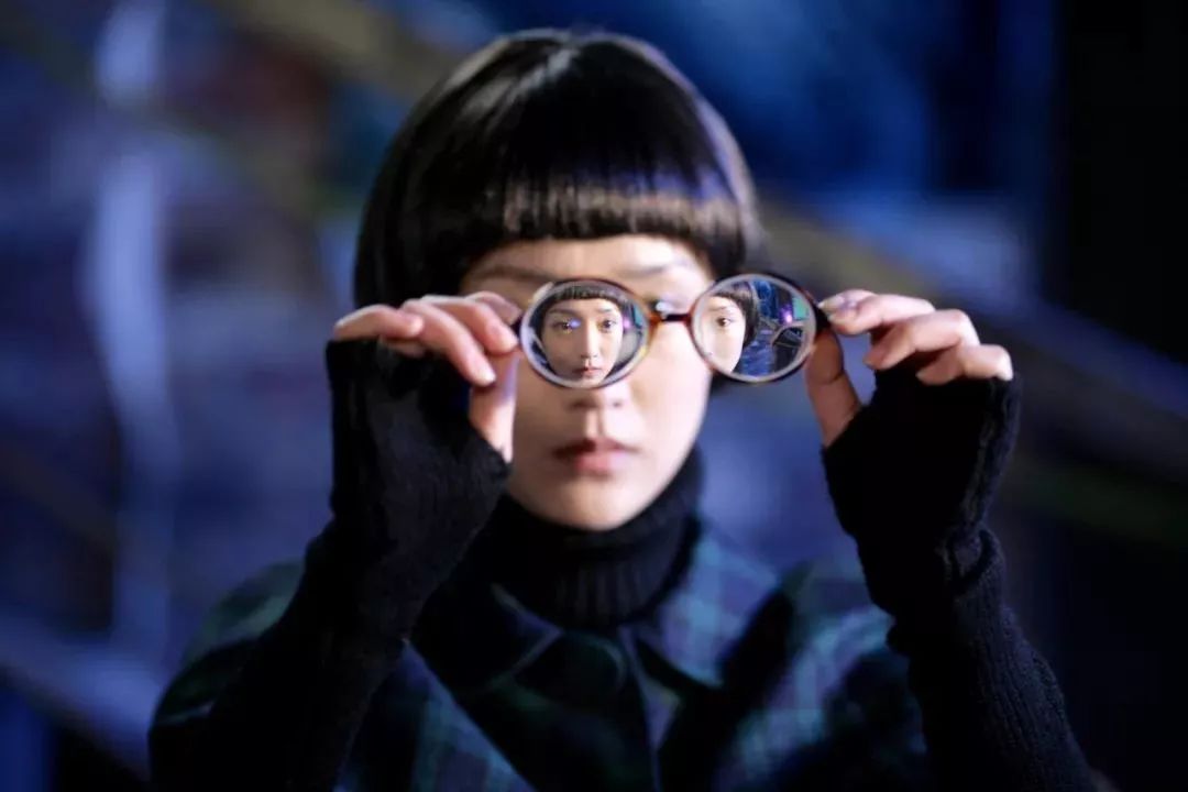 想缓解眼劳累？看绿色的东西、转动眼球都是没用的，正确的做法是……