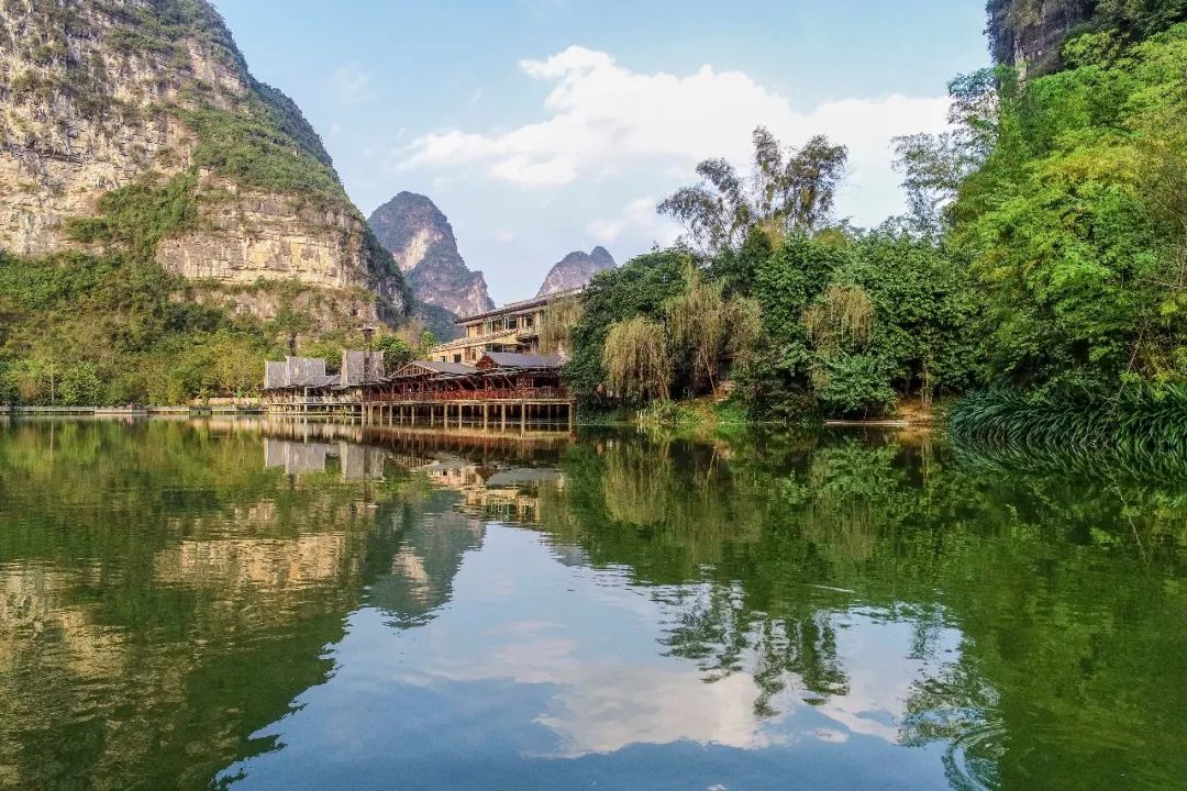防城港和崇左是一个城市吗,广西崇左和防城港哪个城市好