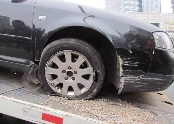 轮胎侧面裂纹到什么程度可以换,轮胎胎花好但是凹槽有裂纹正常吗