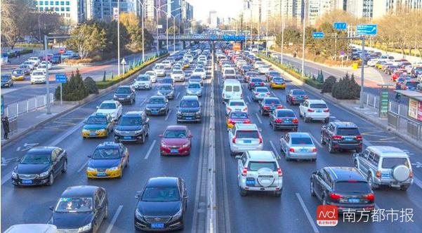 以租代购的车子被拖走又违章,以租代购车因为托运被损坏怎么办