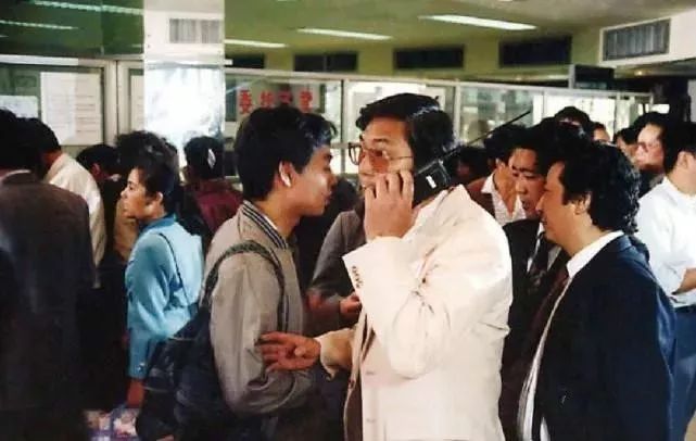 时代通讯大哥大手机,大哥大通讯设备退化史