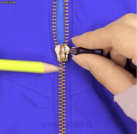 拉链掉下来用吸管怎么装上去,衣服拉链坏了一根吸管解决