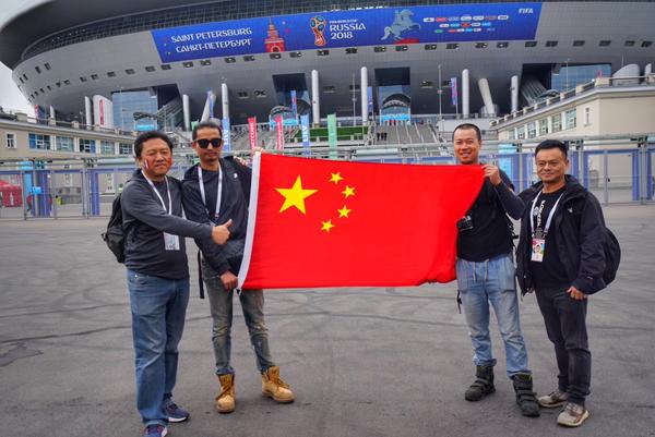 骑着摩托车环中国旅游,俩郑州小伙骑摩托环游欧洲