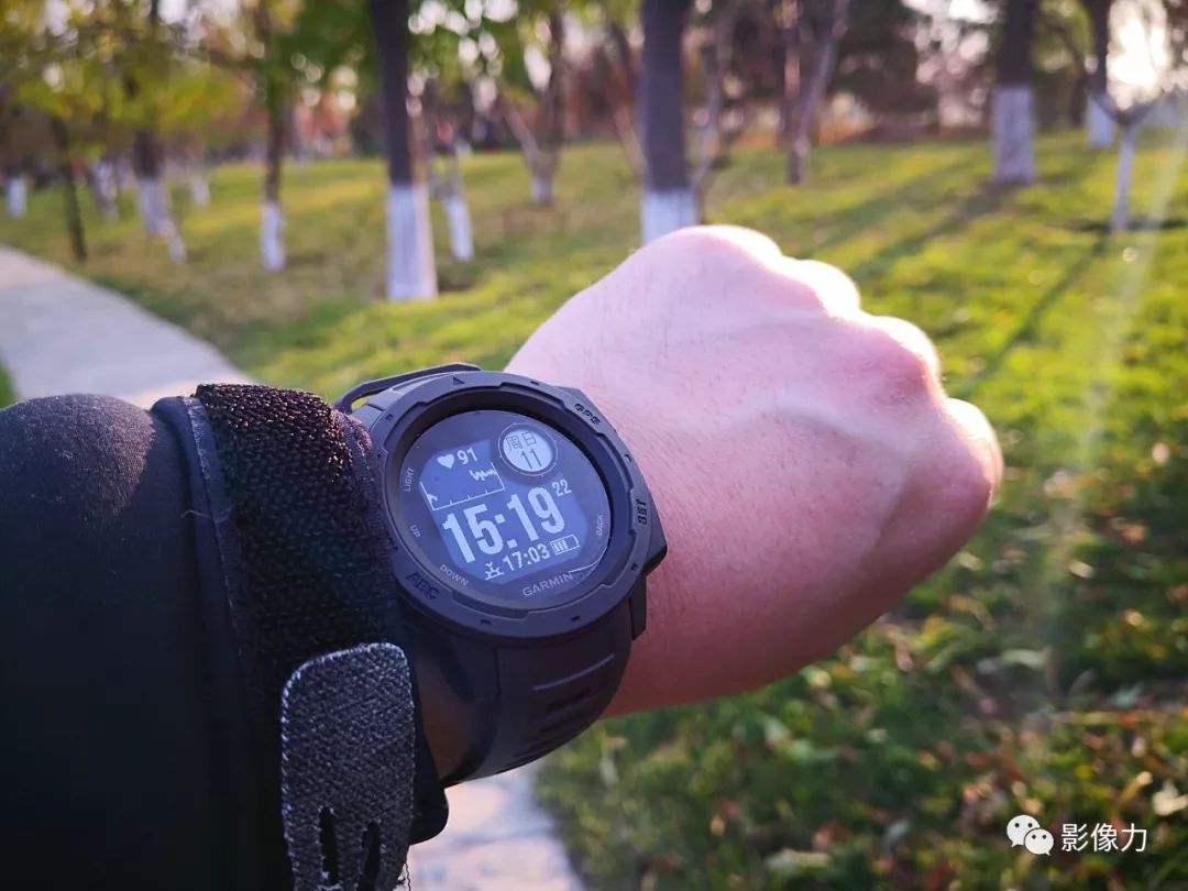 佳明手表instinct测评 (佳明手表推荐功能不需要太复杂)