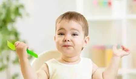 中医院护士救儿童,医者仁心医生救小孩