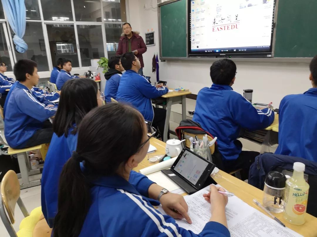 一块屏幕改变命运原文,一块改变命运的屏幕