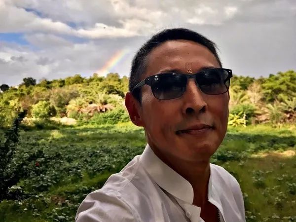 影视日报｜《延禧攻略》版权卖90国梅艳芳死15周年梅妈*放播**爱女美国演出纪念；欧阳娜娜推销祛痘药膏医师指正：那是涂私密处的