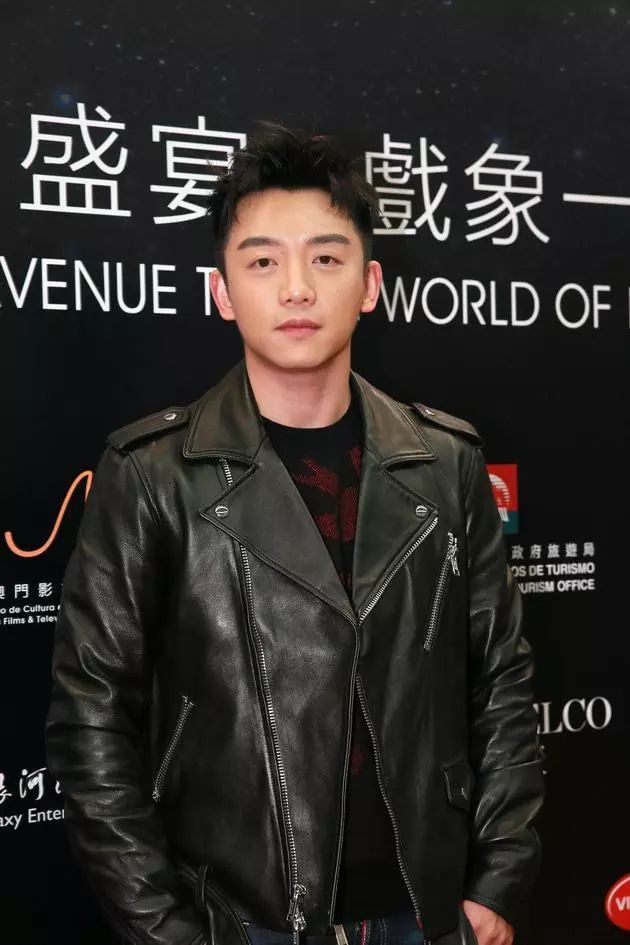 影视日报｜《延禧攻略》版权卖90国梅艳芳死15周年梅妈*放播**爱女美国演出纪念；欧阳娜娜推销祛痘药膏医师指正：那是涂私密处的