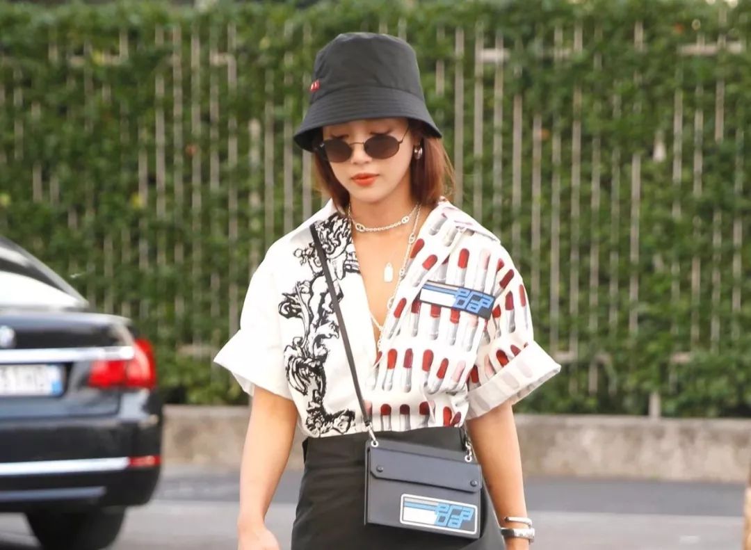 林徽因百褶裙,漆皮靴