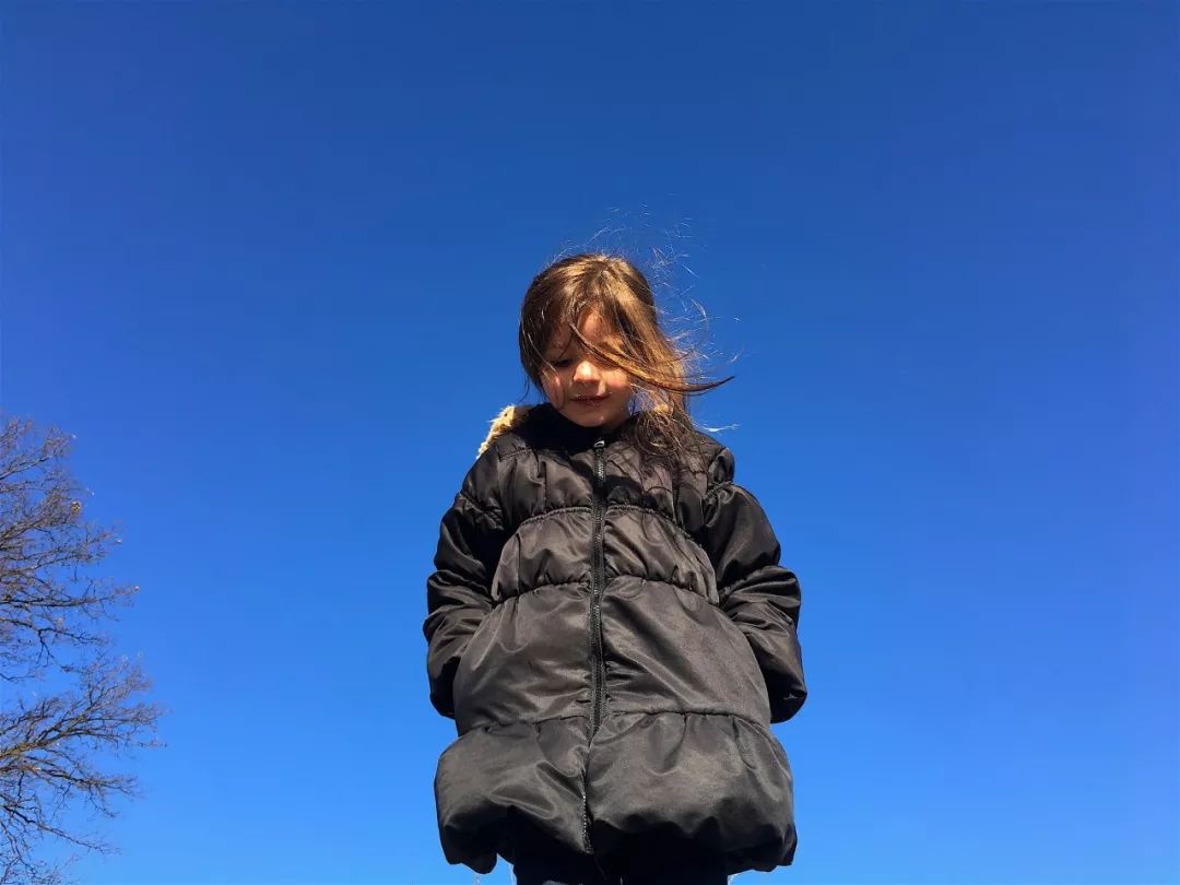 羽绒服上残留的洗衣粉渍怎么去除,羽绒服残留的洗衣粉怎么去除