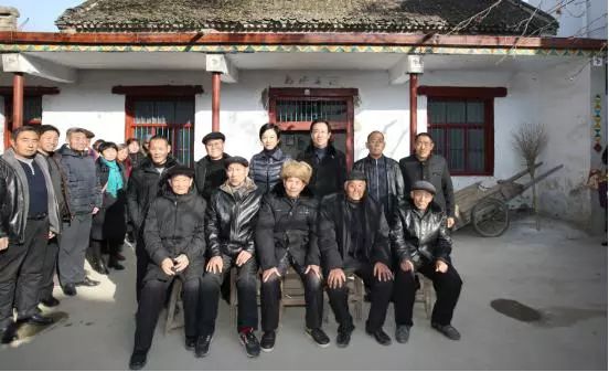 许家印拿16亿反哺家乡,许家印吃忆苦思甜饭视频