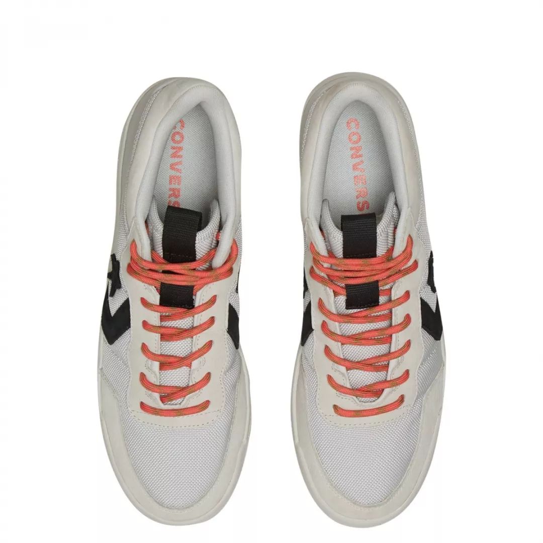 今年秋冬流行这6种靴子,今年时髦精们都在穿这双靴子