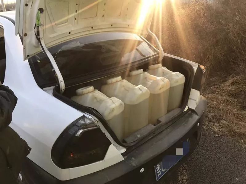 「提醒」淄博街头查获“行走的油桶”！另，警惕豪车借油*局骗**，已有人中招！