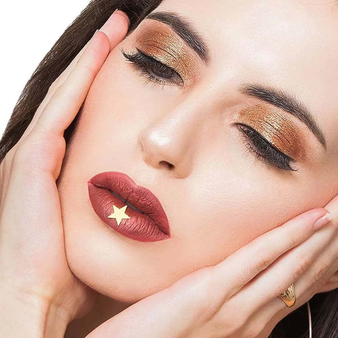 清仓大牌眼影盘,爆闪眼影盘网红爆款