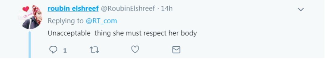 女子公共场所拍裸照,姑娘这里禁止游泳