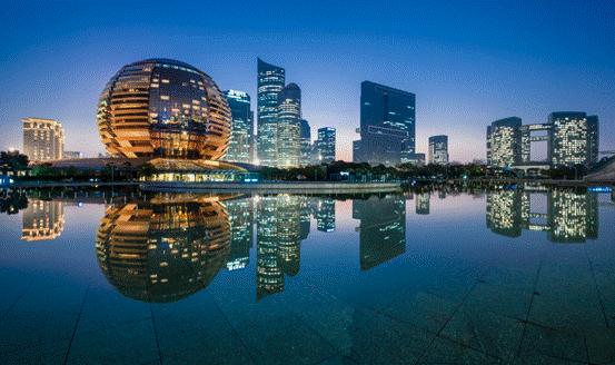 钱江新城二期人工湖,钱江新城二期的一路之隔