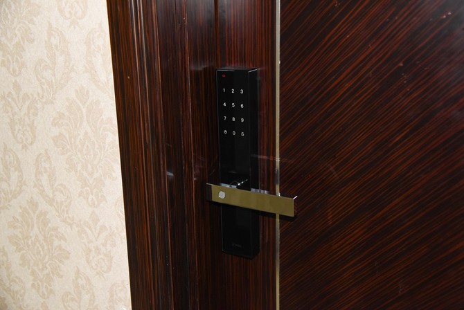 高性价比智能门锁399元,360智能门锁真实测评