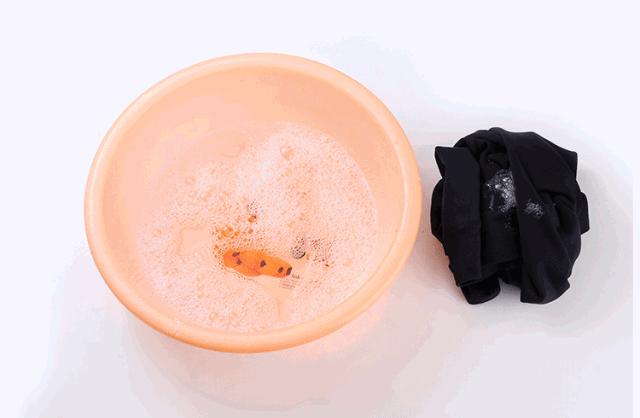 刘嘉玲穿的羽绒服,刘嘉玲棉服