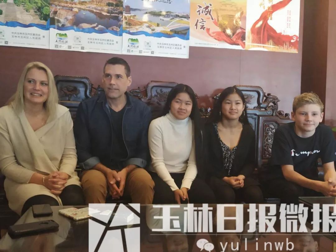 27年双胞胎姐妹寻亲记,双胞胎姐妹花帮父母寻亲