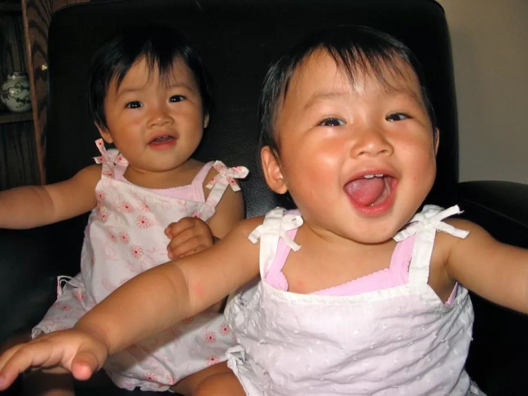 27年双胞胎姐妹寻亲记,双胞胎姐妹花帮父母寻亲