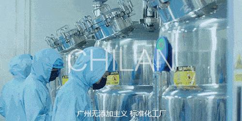 51岁“人间*物尤**”一夜爆红！看完她这张图，200w网友惊呼：我又恋爱了