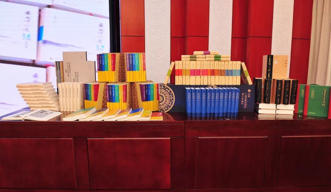 广西师大出版社新书,广西师大出版社最近出的新书