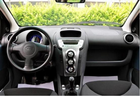 比亚迪f02013款1.0lamt悦酷型,比亚迪f0新车多少钱多大排量