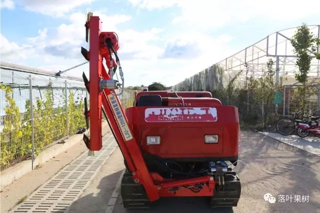 葡萄园用的机器,葡萄园用的设备和工具