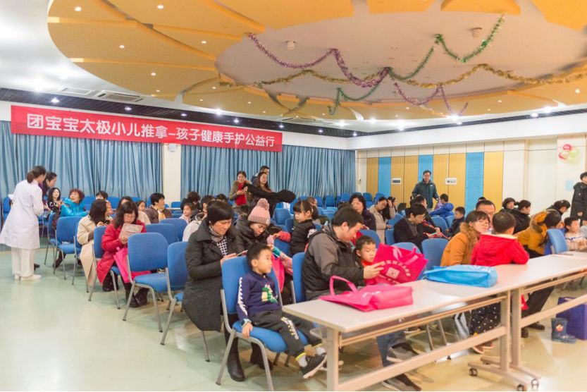 鑹鸿矾鑺姵鐩存挱,澶瀬鎺ㄦ嬁鍎跨