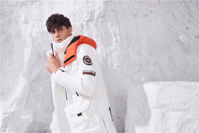 给自己买了一件波司登羽绒服,曾经帮助过我们的外国友人