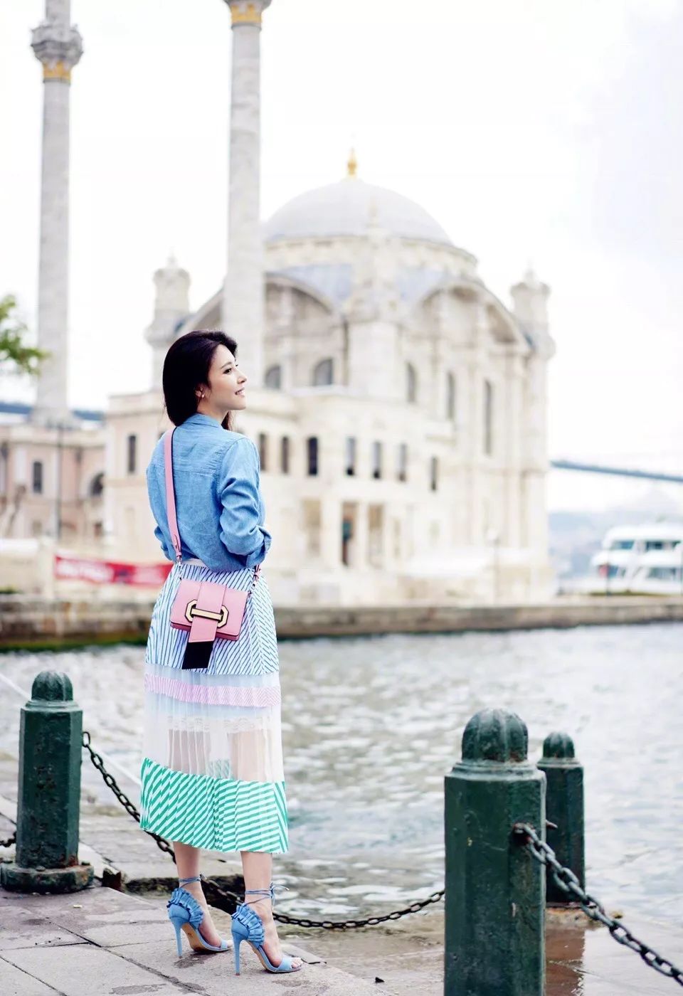 圣诞节出没的绿毛怪,圣诞节绿毛怪格林奇真人版