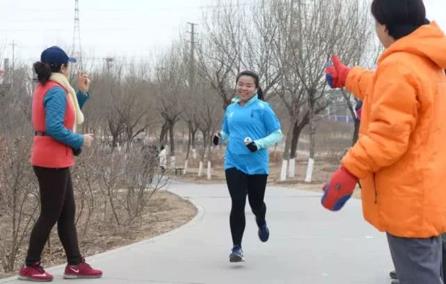 北京门头沟社区首届“半马”比赛开跑