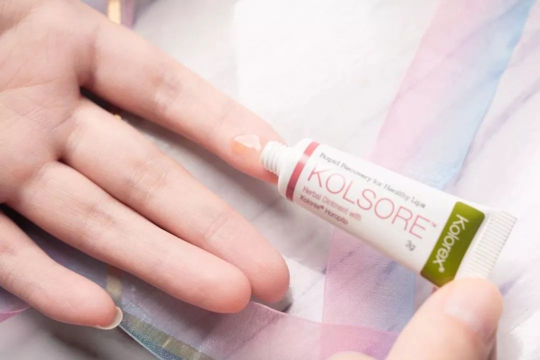 唇膜贴干唇救星,唇干裂用什么护唇