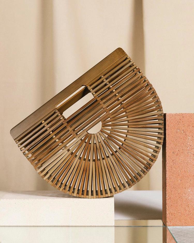 过去4年日韩美妆收并购交易额达850亿美元，以及，2018年时尚趋势关键词有哪些？｜浮华日报