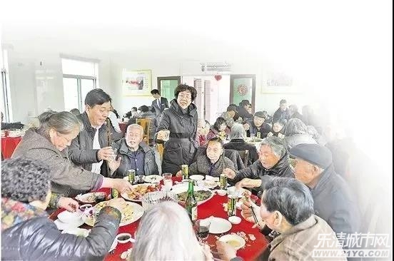 乐清男子靠一小烟摊起步，如今成为大集团老总！