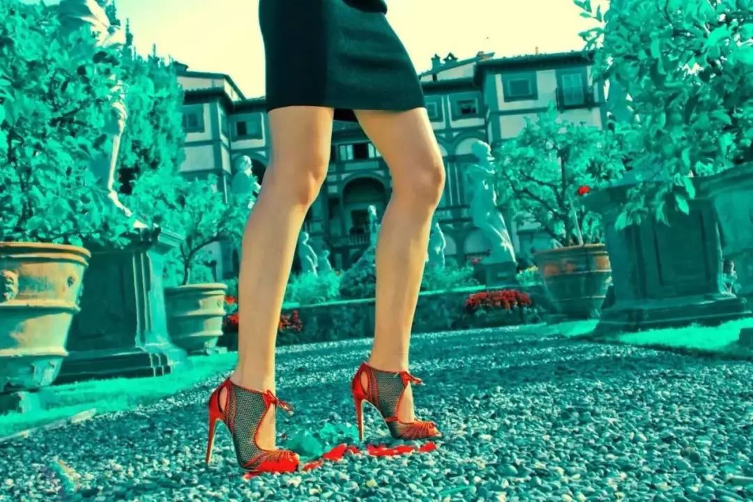 看完这篇你会受益匪浅,5个诀窍让你穿高跟鞋如履平地
