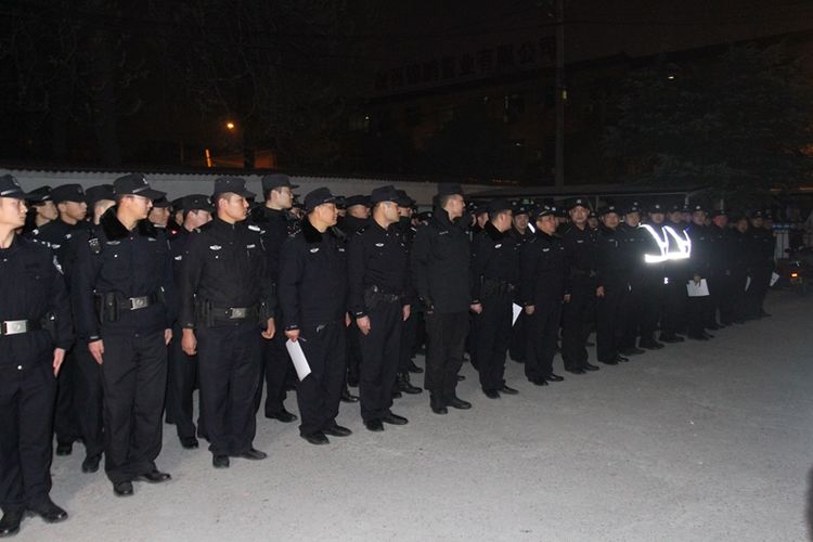 西安未央200名警力夜查,西安未央区联合执法突击检查